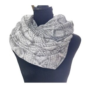 Lightweight‎ Infinity Scarf Gray White Southwest Geometric Print Boho Festival